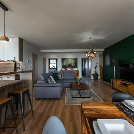 New Spacious With View كَشّا