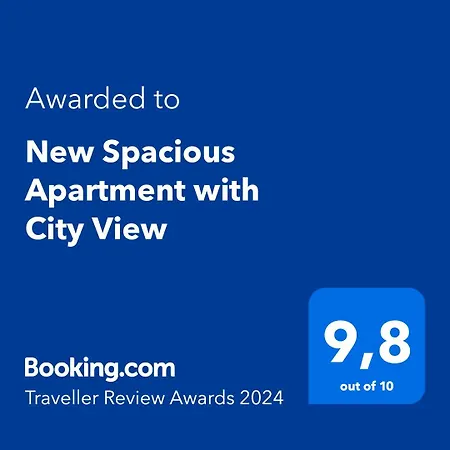 New Spacious With View Apartamento