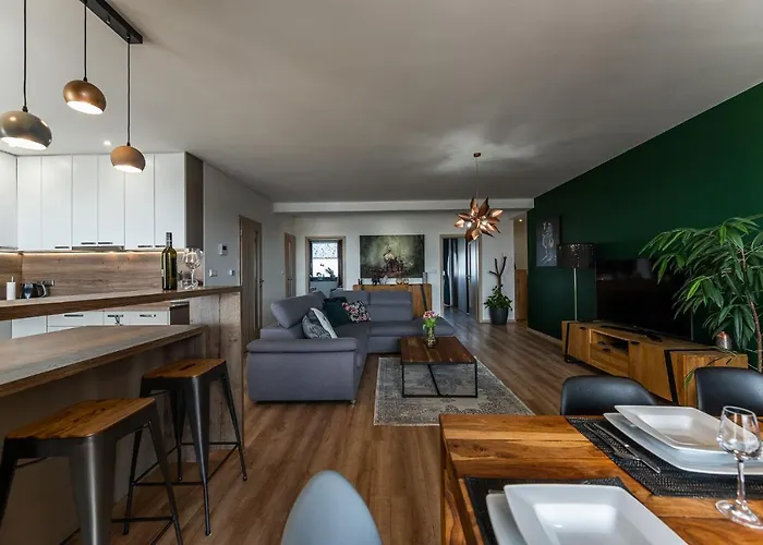 New Spacious With View קושיצה